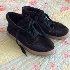TOMS LACE UPS CHILDS SIZE 2.5
